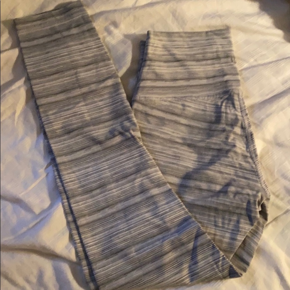 *NWOT* Lululemon Wunder Under Crop